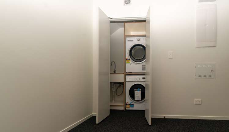 8/2 Moor Avenue Te Atatu Peninsula_11