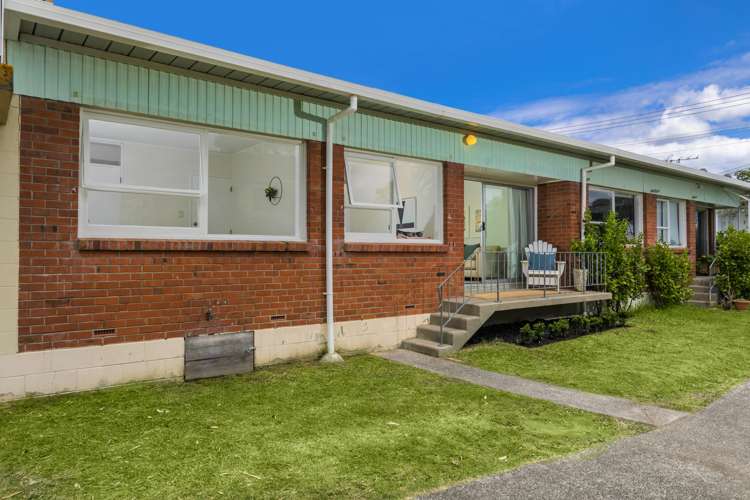 2/134 Calliope Road Stanley Point_14