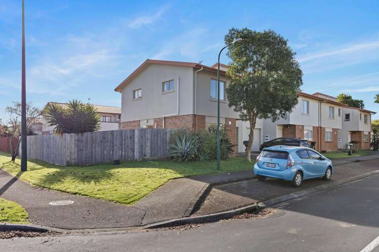 2 Elwarth Way Ranui_34