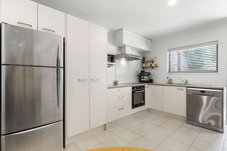 4/94 Glengarry Road Glen Eden_2