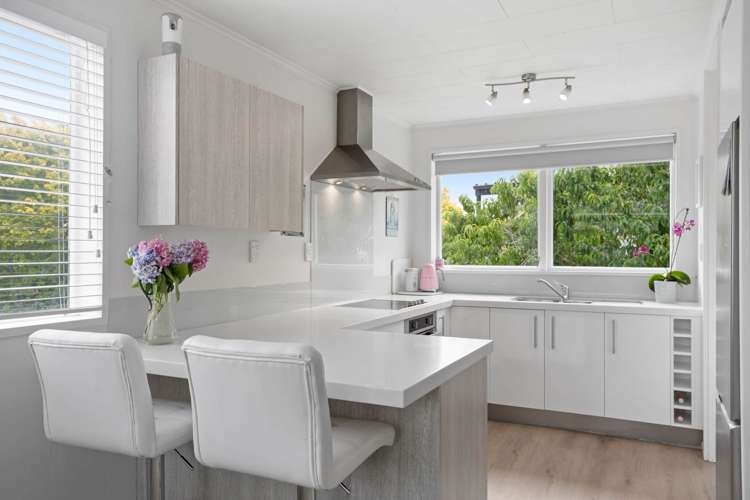 30A Thorburn Avenue Red Beach_2