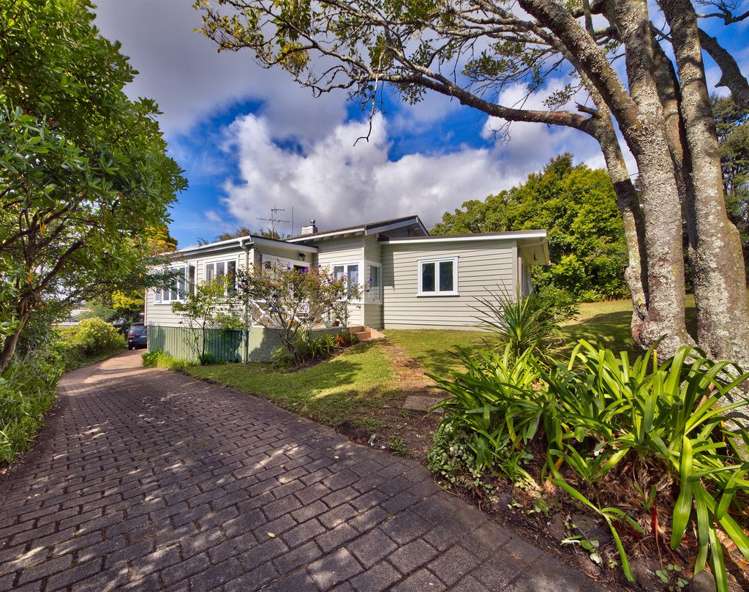 198 Golf Road Titirangi_1