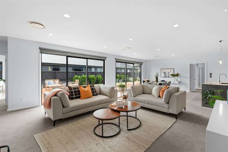 33 Bronco Drive Aidanfield_3