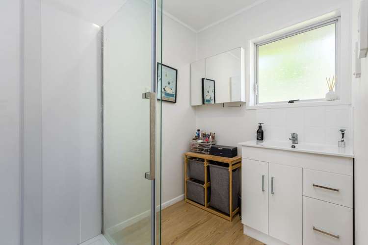 2/80 Peach Road Glenfield_11