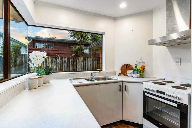 2/9 Varlene Terrace Forrest Hill_8