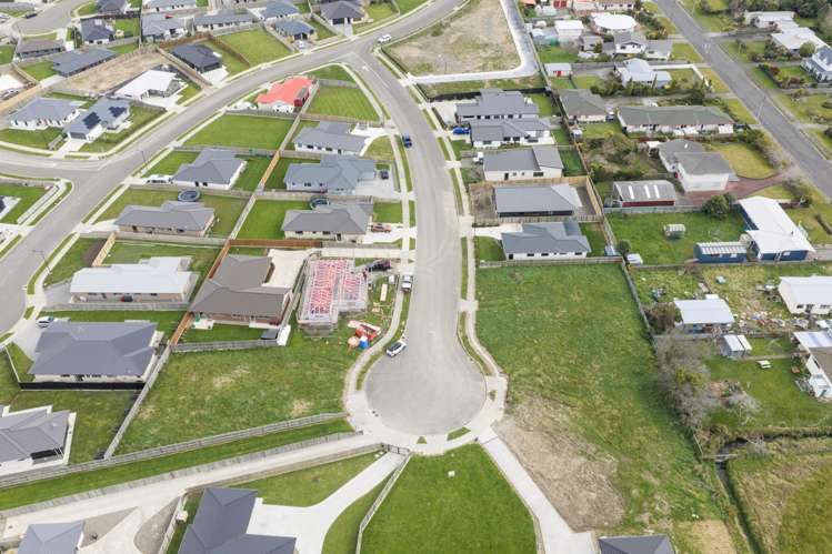 15 Rayner Lane_0