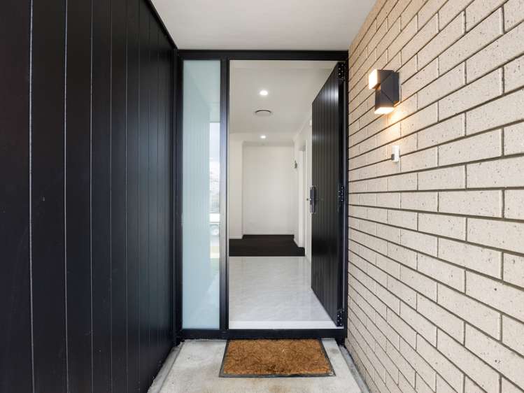 28 Inuwai Street Glenview_1