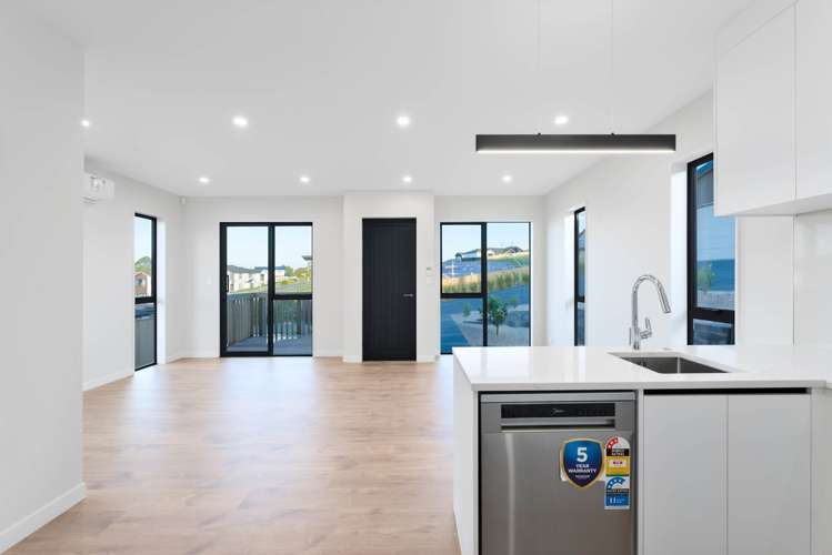 18 & 18a Katote Avenue Swanson_45