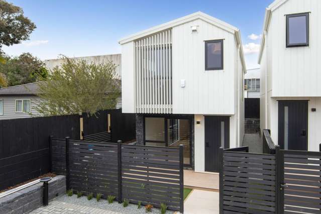 SUNNY FREESTANDING HOME