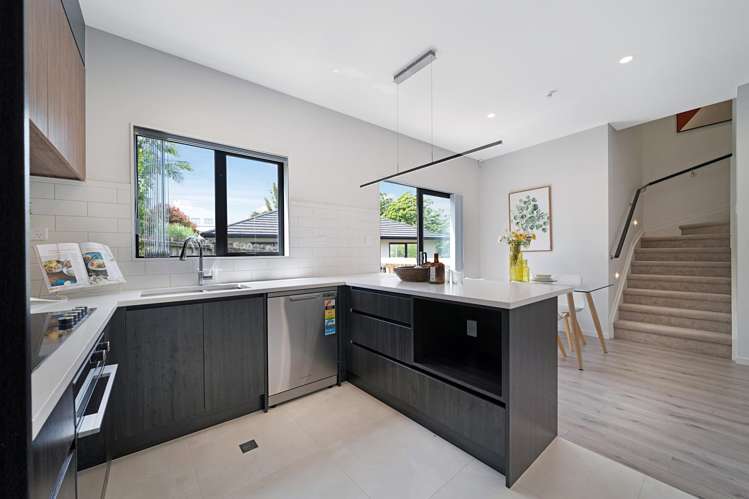 8/105 Hobsonville Road West Harbour_7