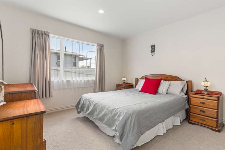 90 Granville Drive Massey_9