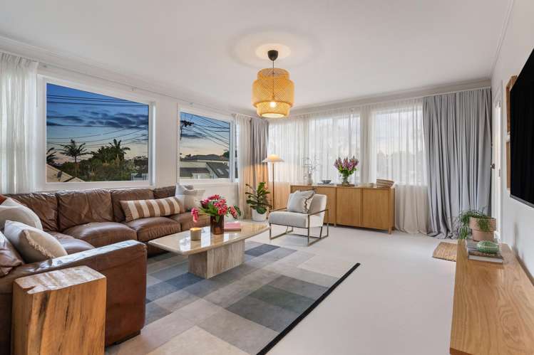 10 Bungalow Avenue_0