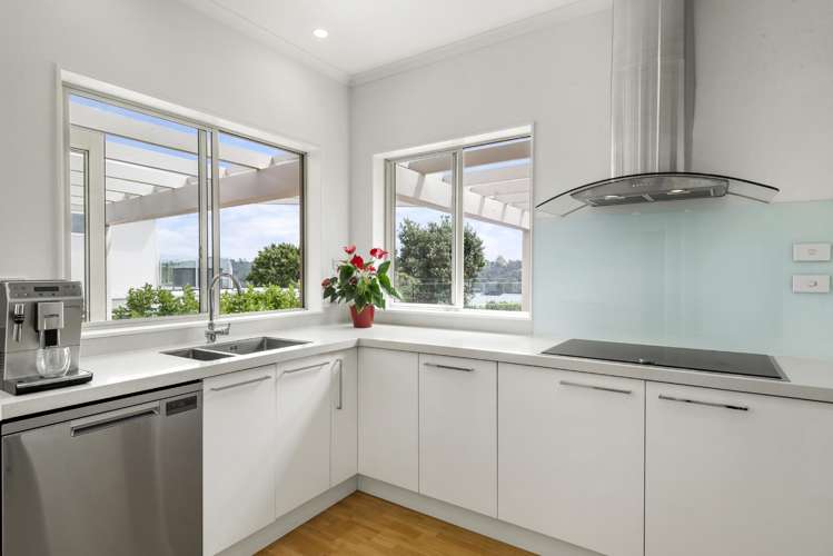 15 Rangi Avenue Schnapper Rock_13