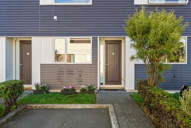 9/8 Thatcher Crescent_1