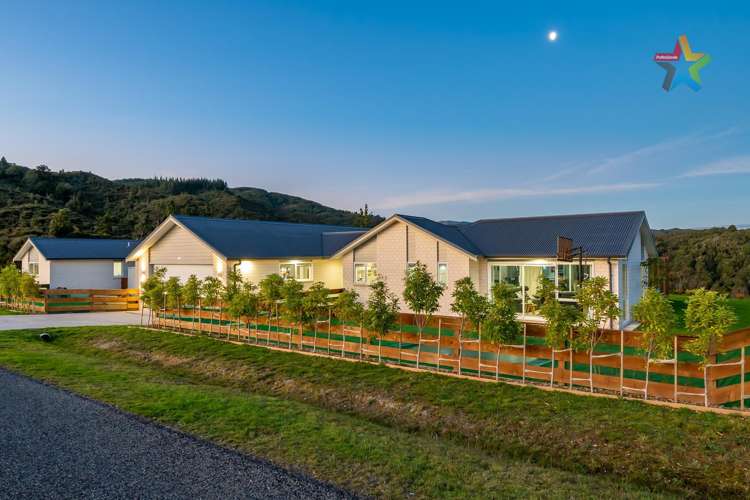 303 Fairview Drive Akatarawa_8