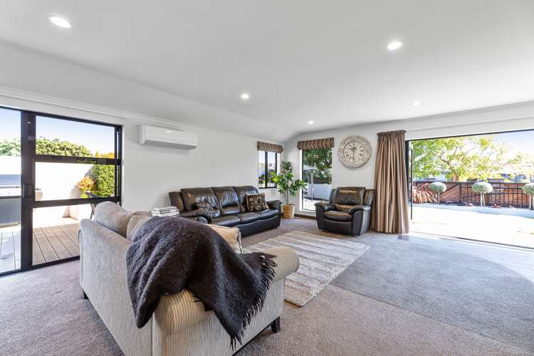 6 Robalan Place Redwoodtown_14