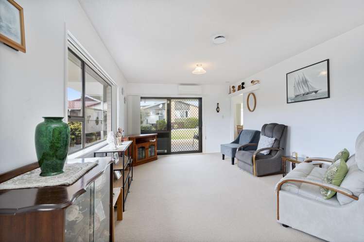 2/9 Annette Avenue Te Atatu South_1
