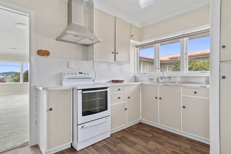 9 Simmonds Grove Greerton_7