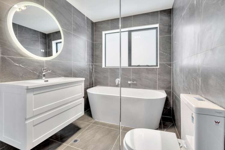 10 Korowhiti Road Clarks Beach_13