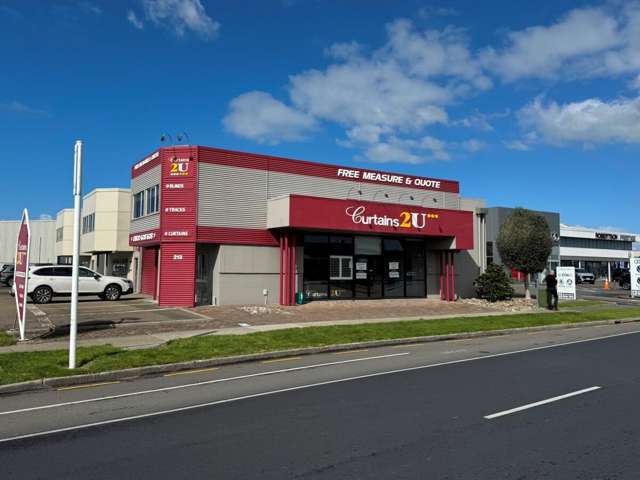High Profile Trade Retail & Warehouse