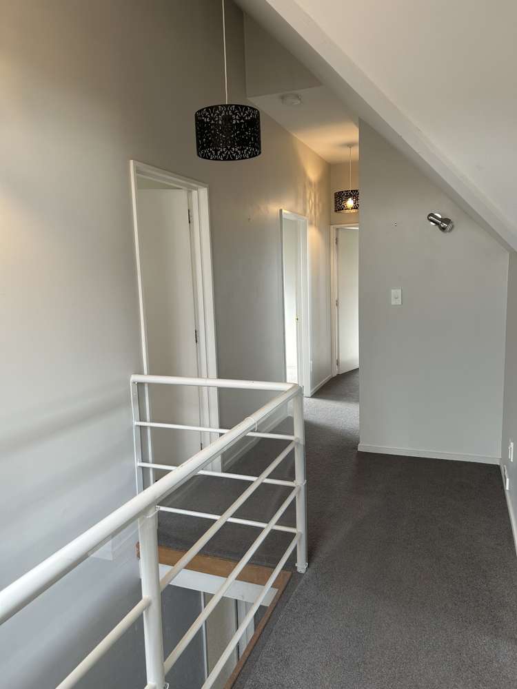 77 Regency Crescent Redwood_8