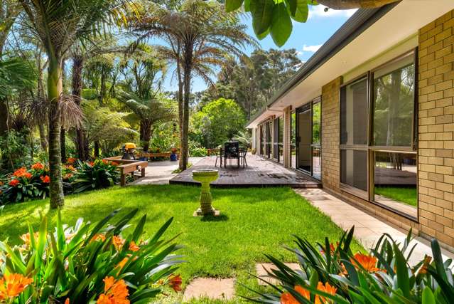 Tranquil Lifestyle Retreat Minutes from Town