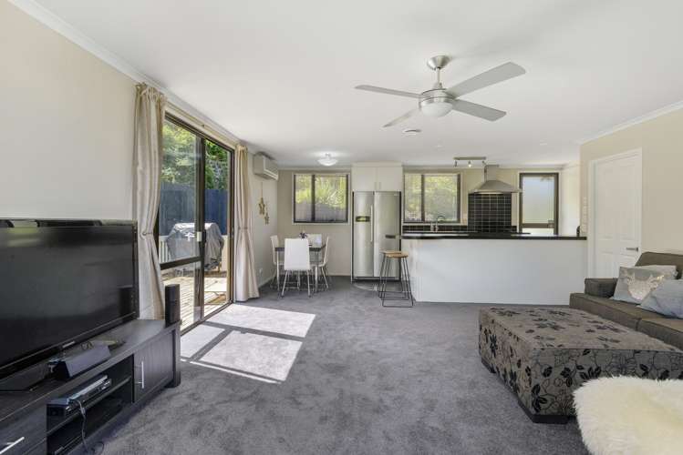 2/16 Thuja Street Green Bay_6