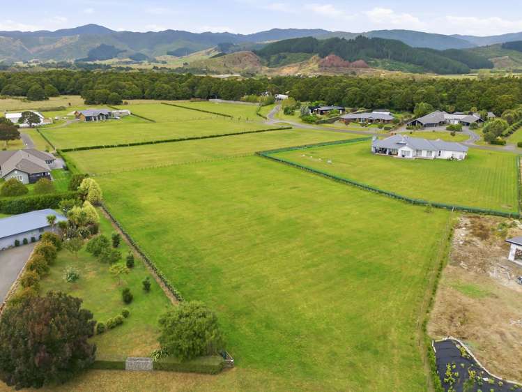 27 Saint Laurent Way Ohau_3