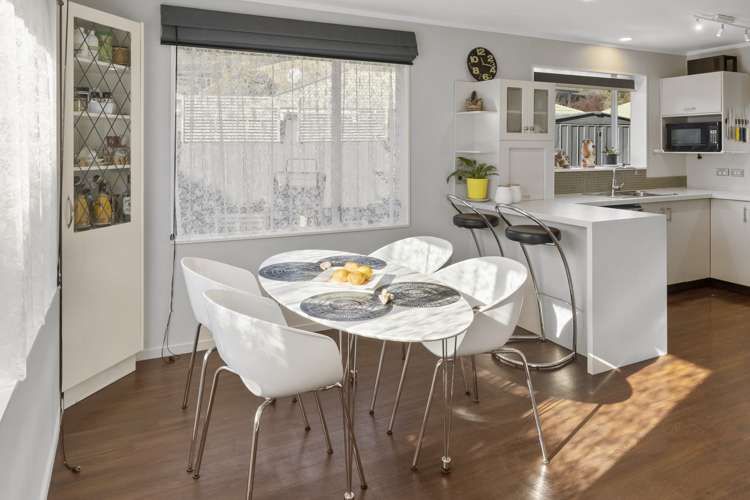 9 Vining Crescent Stoke_6