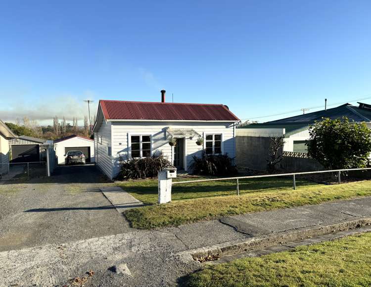 59 Salcombe Street Kaitangata_24