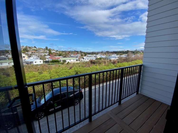 8 Equine Way Brookfield_3