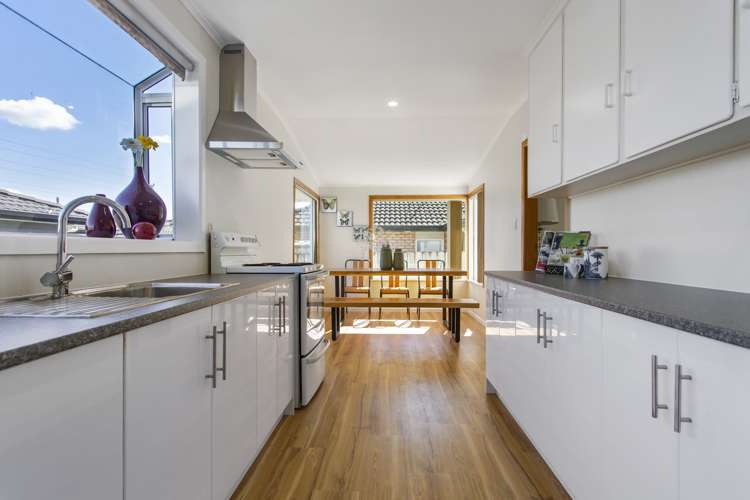 15 Edgewater Drive Pakuranga_7