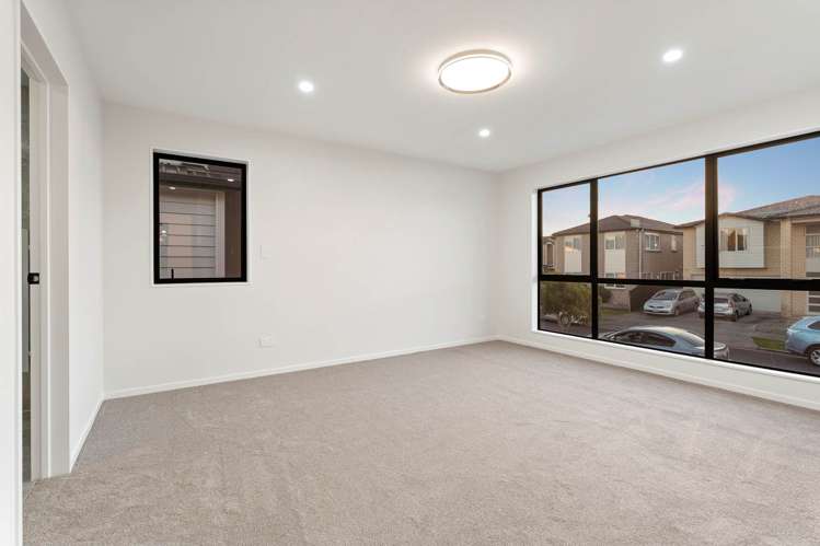 28 Castlebane Drive Flat Bush_18