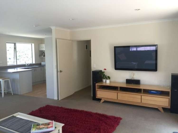 2 Carleton Place Toi Toi_5