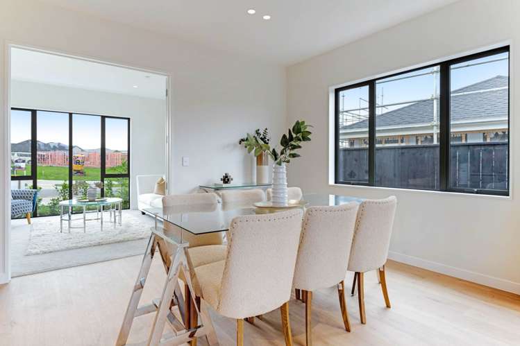 77 Parish Drive_4