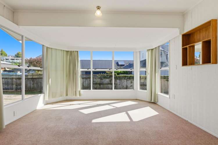 99 Beach Road Otumoetai_19