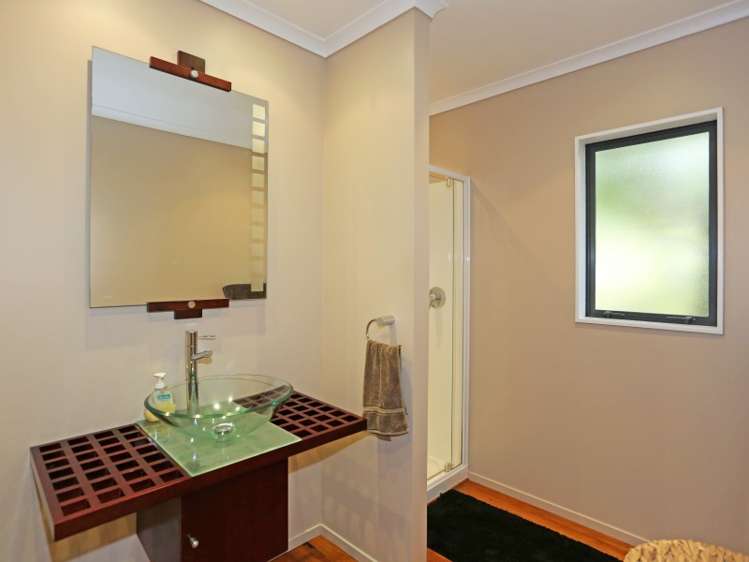 3 Kauri Lane Red Hill_14