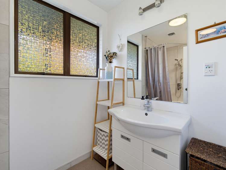 55 Ranui Crescent Diamond Harbour_13