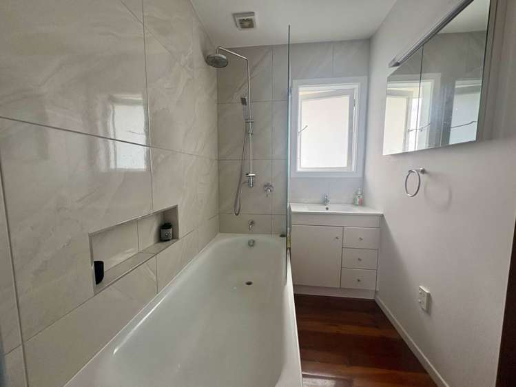 35 Vodanovich Road Te Atatu South_6