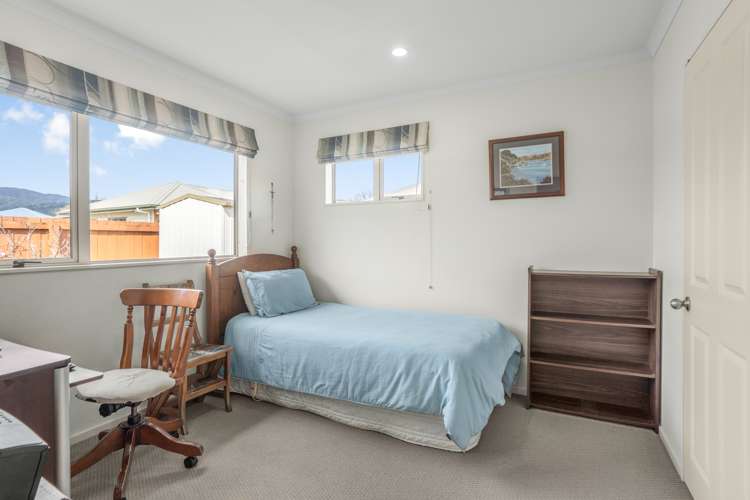 4 Woodland Grove Wainuiomata_15