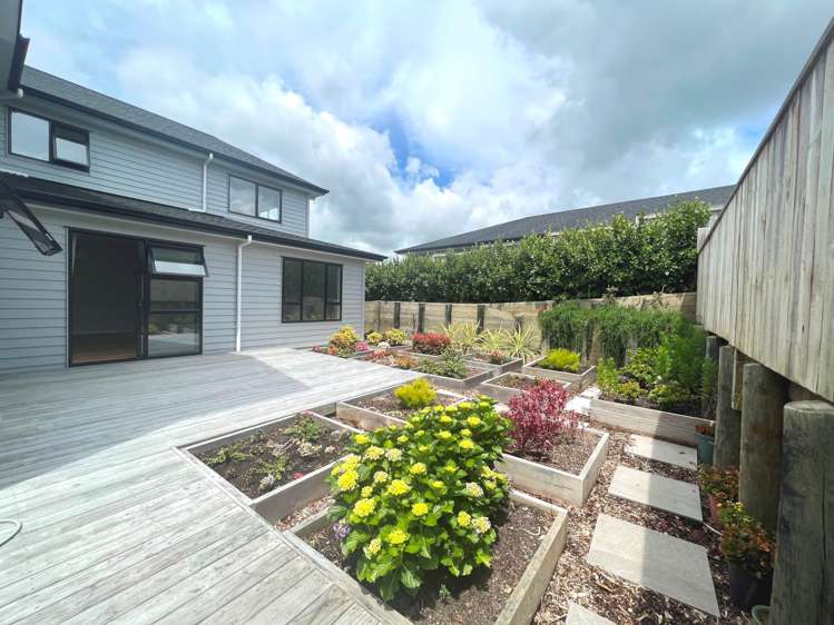 10 Byron Drury Way Riverhead_23