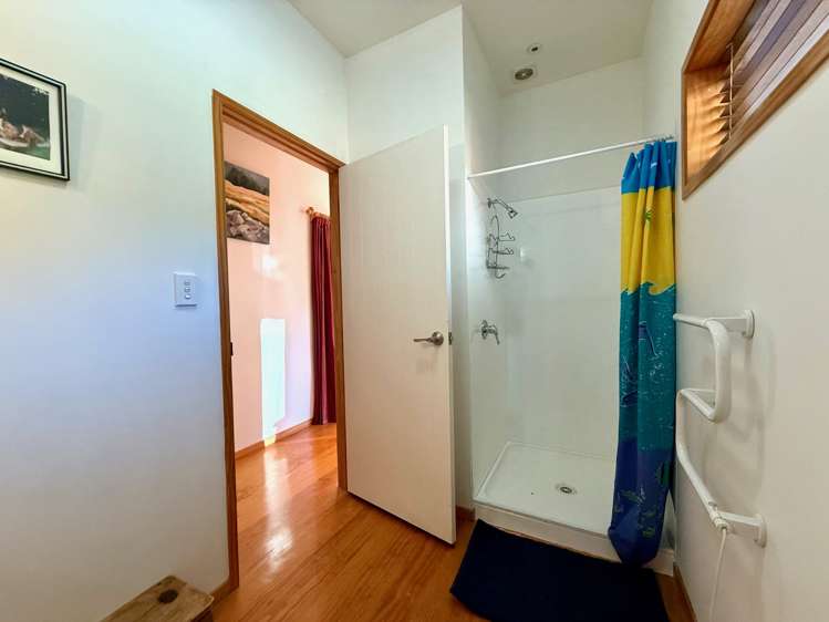 Address withheld Raglan_25