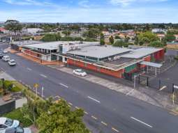 Massive Manurewa site with well-known tenant