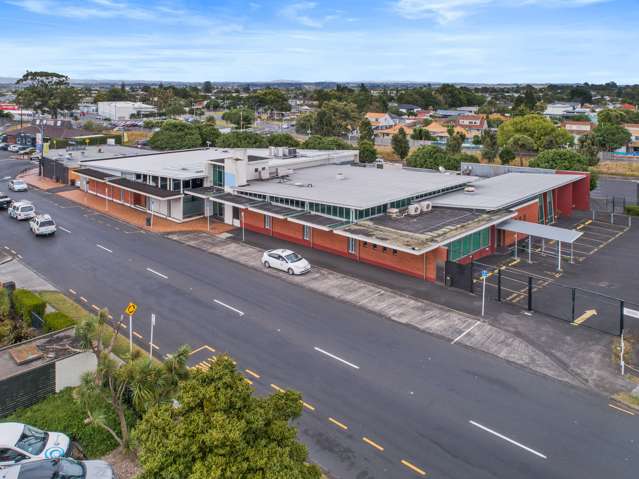 Massive Manurewa site with well-known tenant