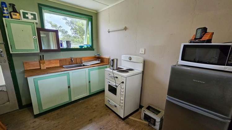 3211 Russell Road Whangaruru_25