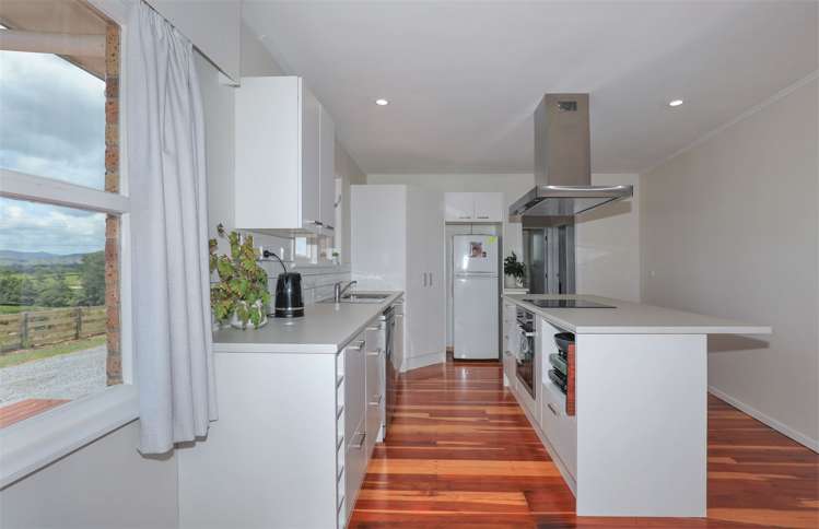 173 Falls Road Waerenga_5