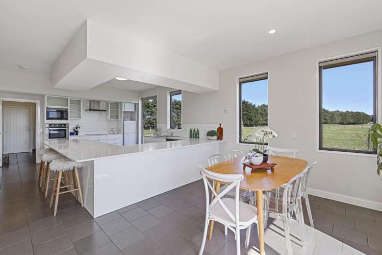 102 Glews Road_5