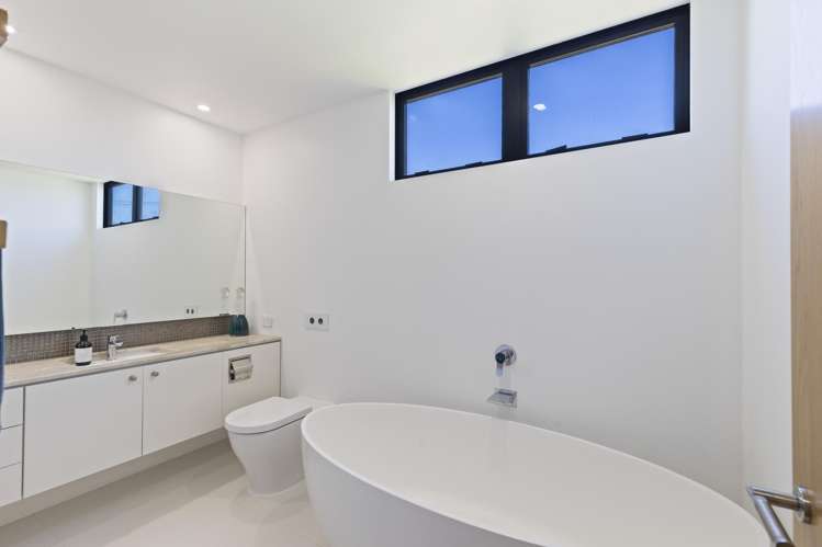 5 Barrett Street Westown_22