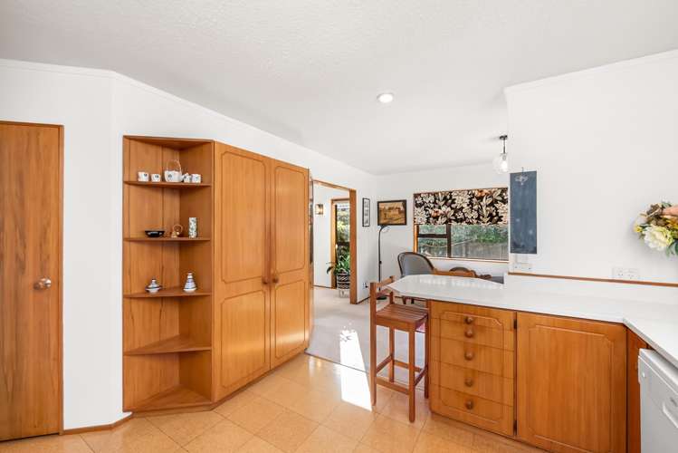 8 Runanga Grove Waikanae_5