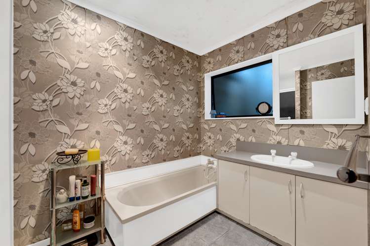 10 Clawton Street Westown_10